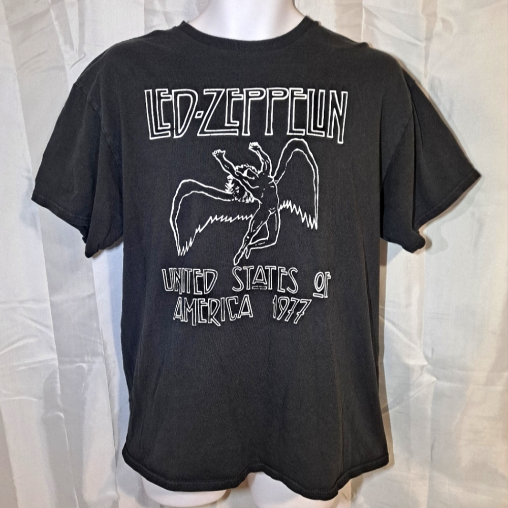 "Vintage" Led Zeppelin American Tour 1977 T-shirt Adult L Black Rare/Collectible